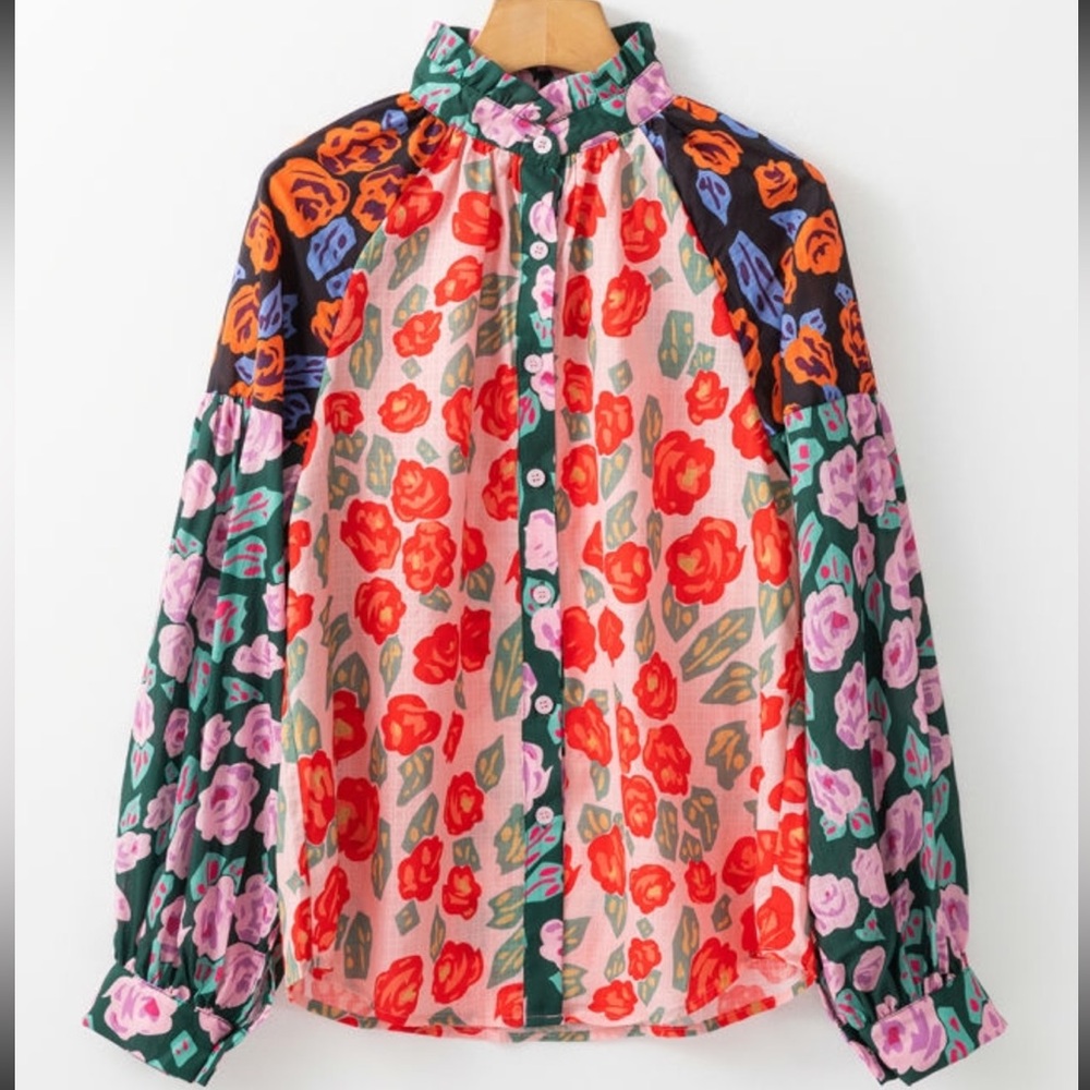 ❗️SOLD—-New! 🌹Colorblock Floral Print Blouse